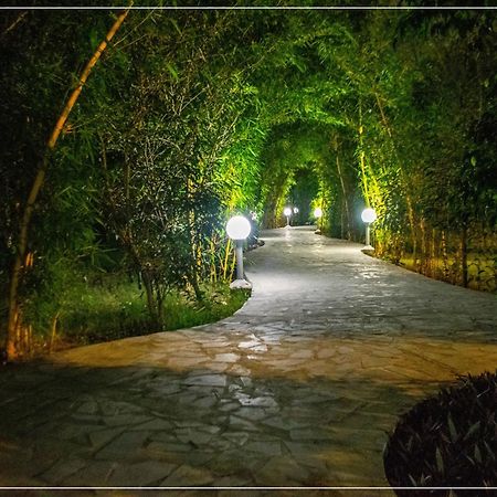 Aura Corbett Resort Corbett National Park Bagian luar foto