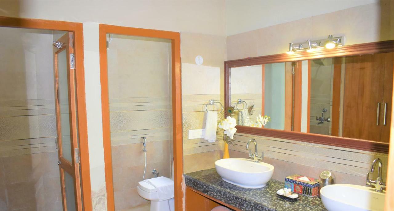 Aura Corbett Resort Corbett National Park Bagian luar foto