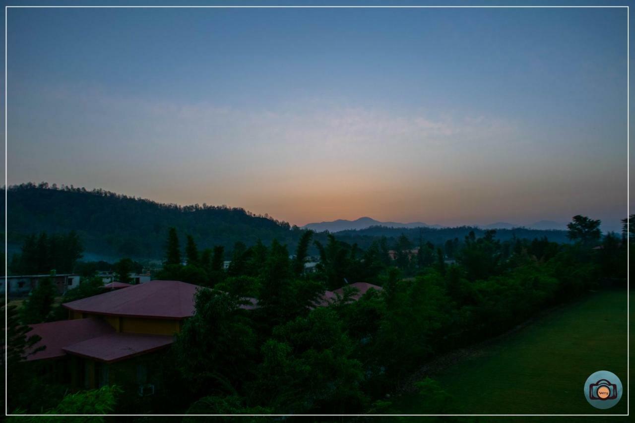 Aura Corbett Resort Corbett National Park Bagian luar foto