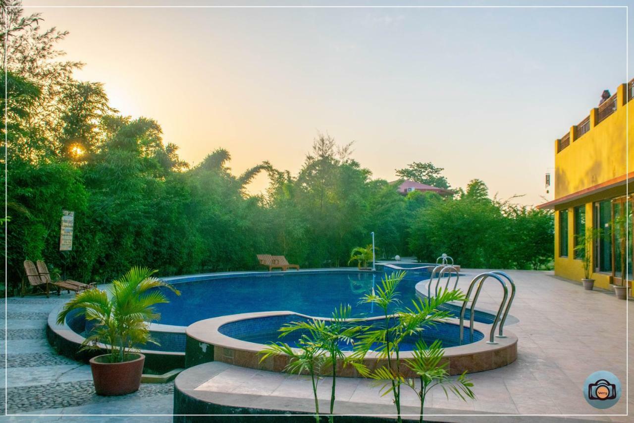 Aura Corbett Resort Corbett National Park Bagian luar foto